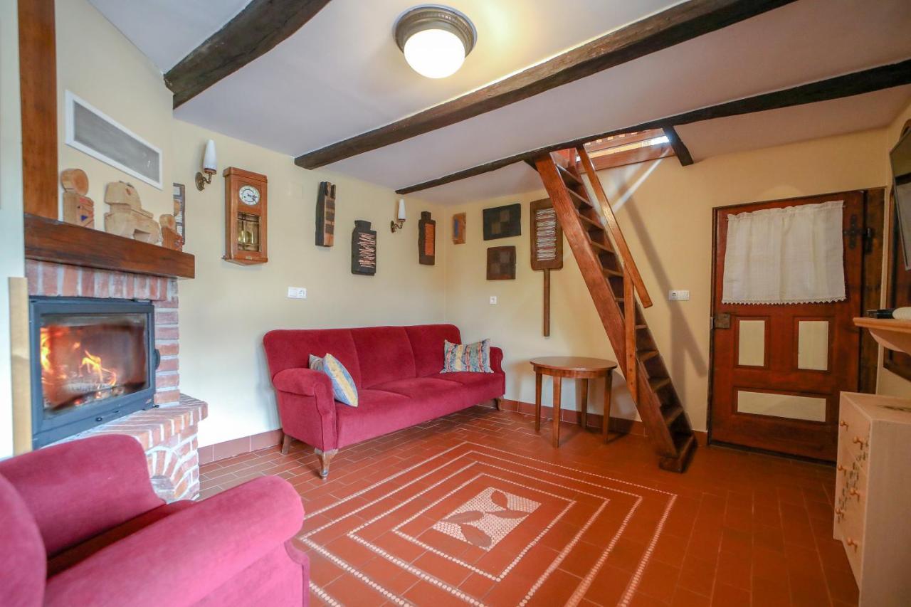 Country House With A Pool In Medvednica Nature Park Zagreb Bagian luar foto